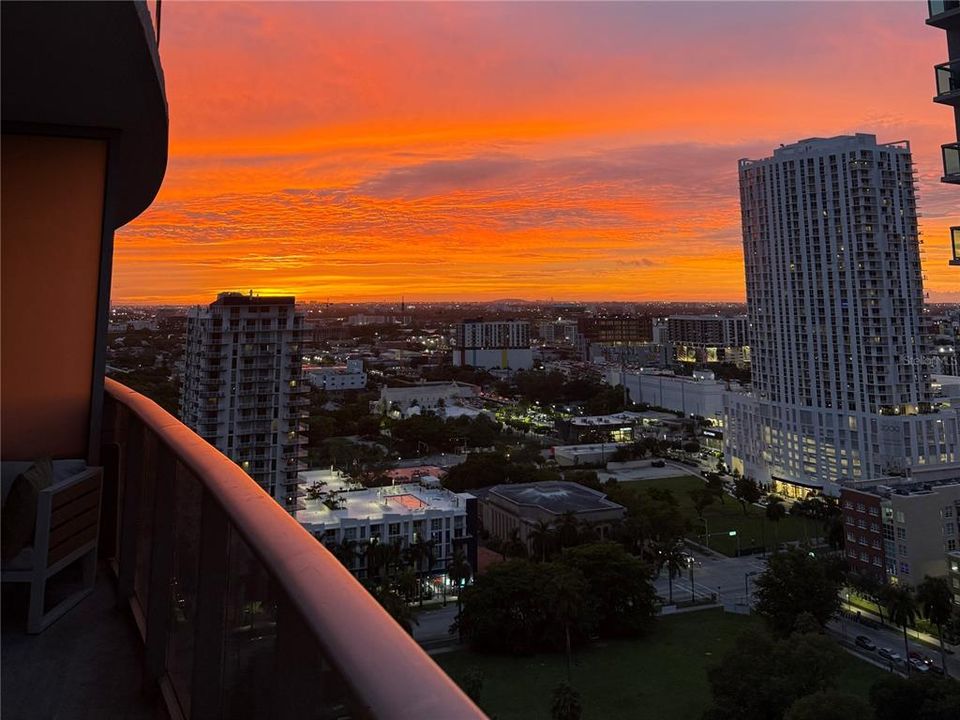 В аренду: $5,500 (2 спален, 2 ванн, 1038 Квадратных фут)