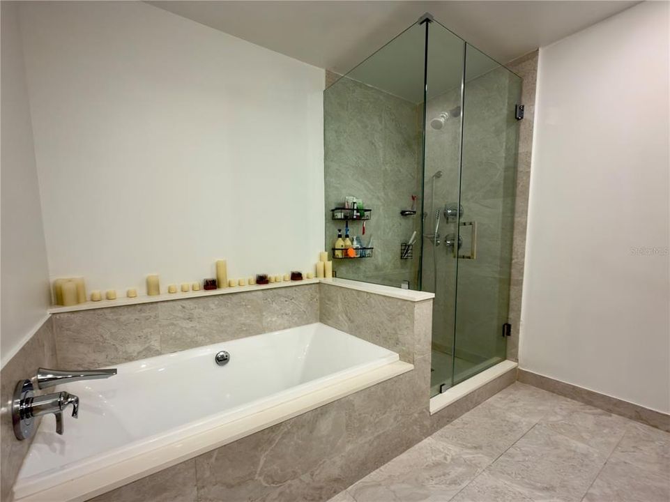 В аренду: $5,500 (2 спален, 2 ванн, 1038 Квадратных фут)