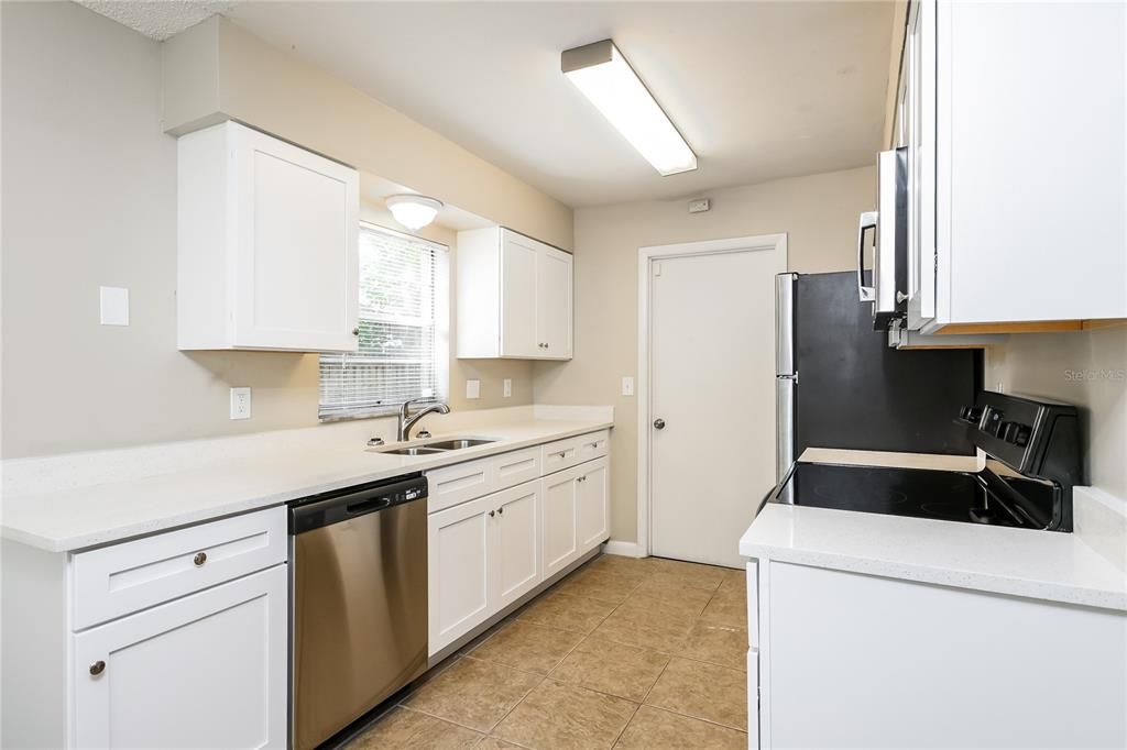 For Rent: $2,015 (3 beds, 2 baths, 1340 Square Feet)