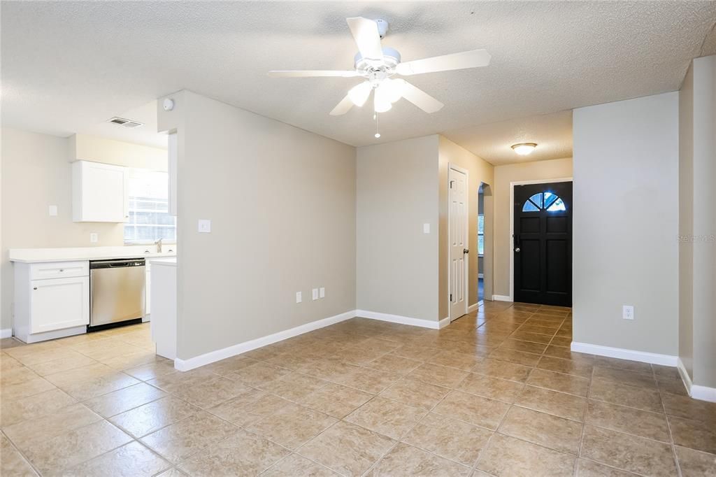 For Rent: $2,015 (3 beds, 2 baths, 1340 Square Feet)