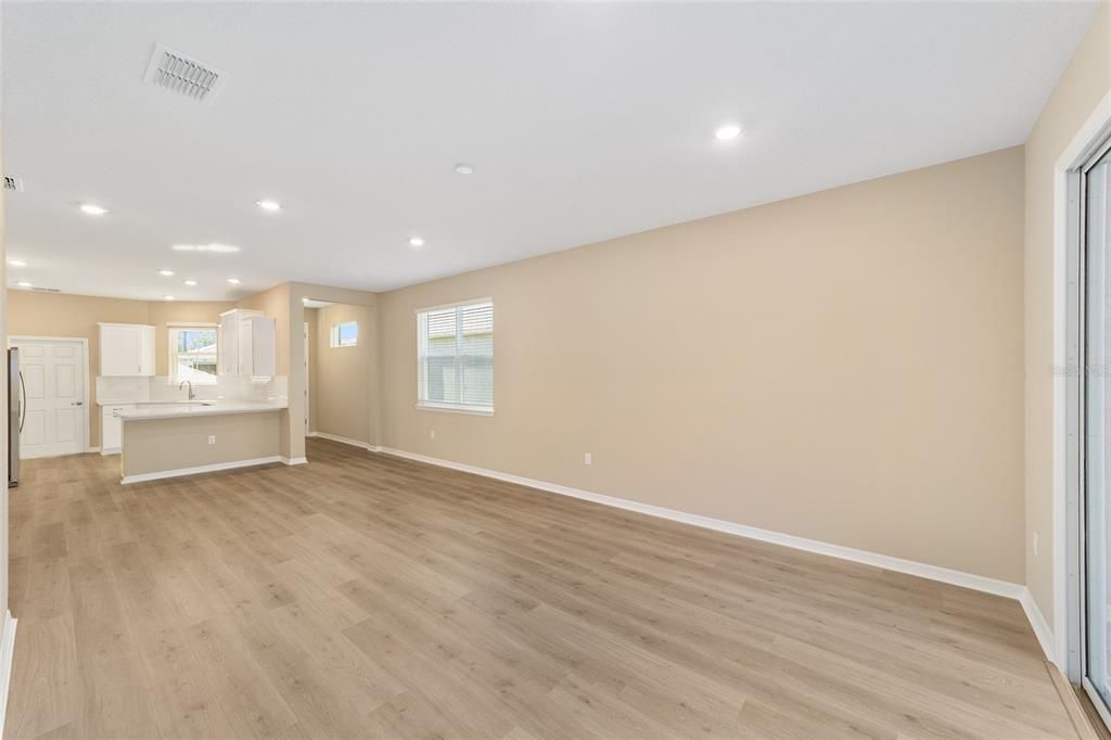 待售: $324,320 (2 贝兹, 2 浴室, 1343 平方英尺)