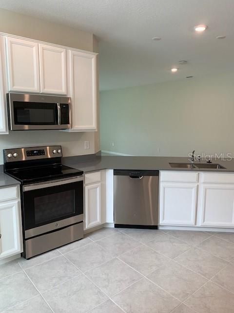 En Renta: $2,450 (4 camas, 3 baños, 2090 Pies cuadrados)