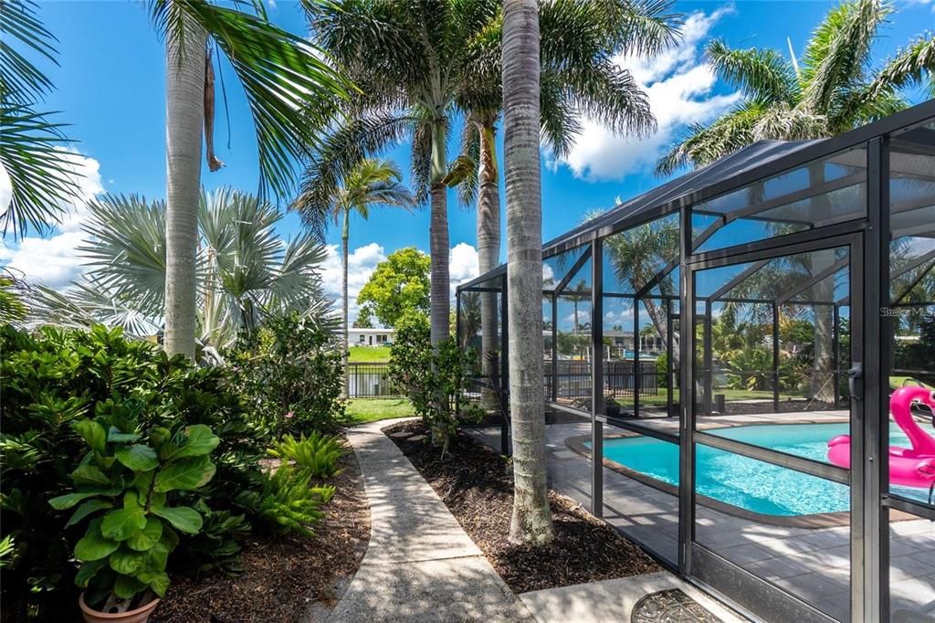 For Sale: $399,900 (3 beds, 2 baths, 1320 Square Feet)