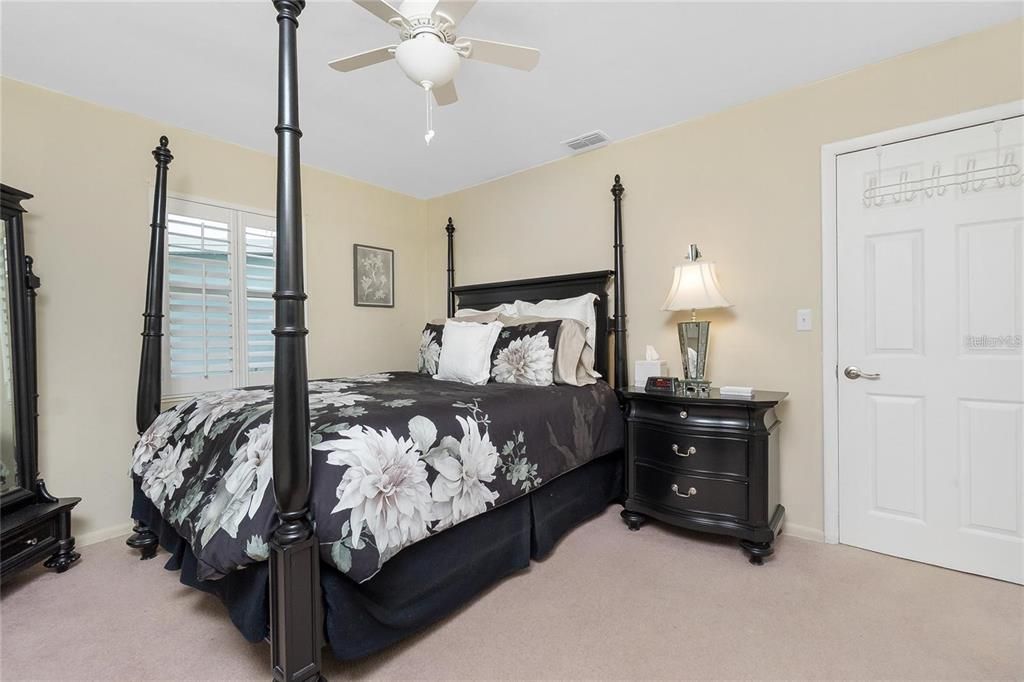 For Sale: $399,900 (3 beds, 2 baths, 1320 Square Feet)