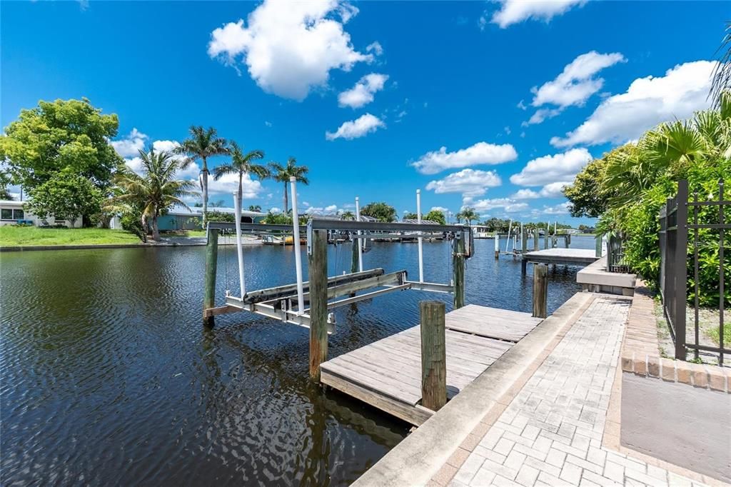 For Sale: $399,900 (3 beds, 2 baths, 1320 Square Feet)