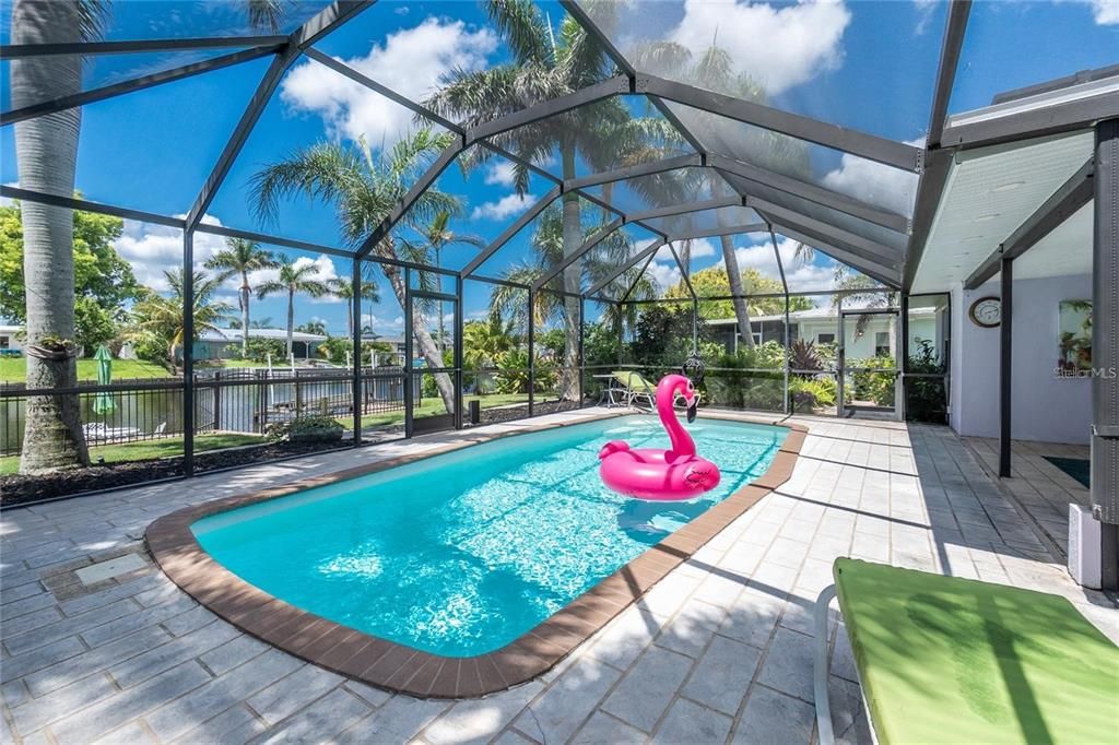 For Sale: $399,900 (3 beds, 2 baths, 1320 Square Feet)