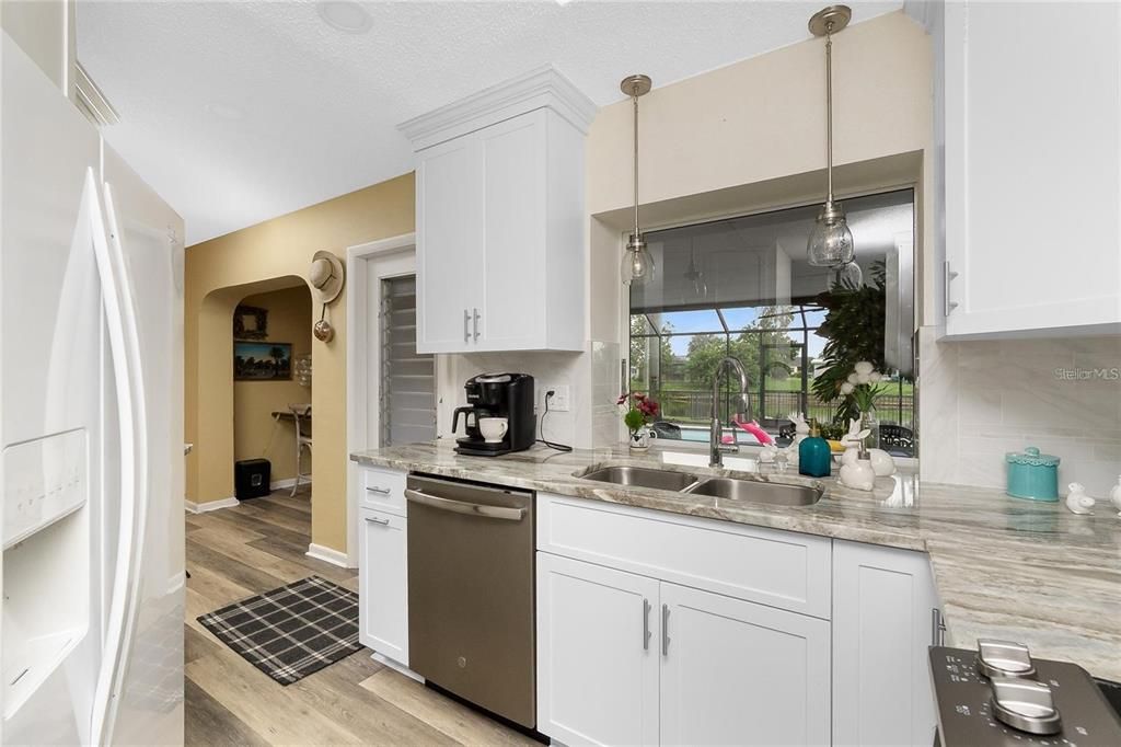 For Sale: $399,900 (3 beds, 2 baths, 1320 Square Feet)