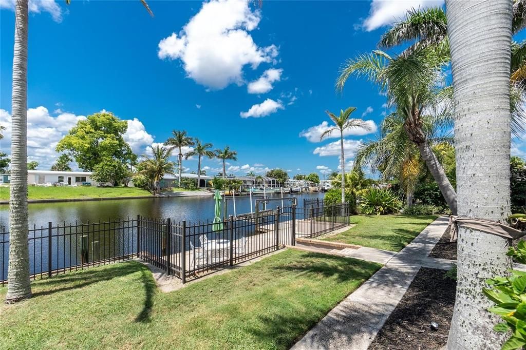 For Sale: $399,900 (3 beds, 2 baths, 1320 Square Feet)