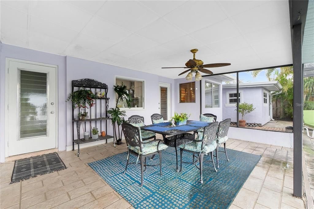 For Sale: $399,900 (3 beds, 2 baths, 1320 Square Feet)