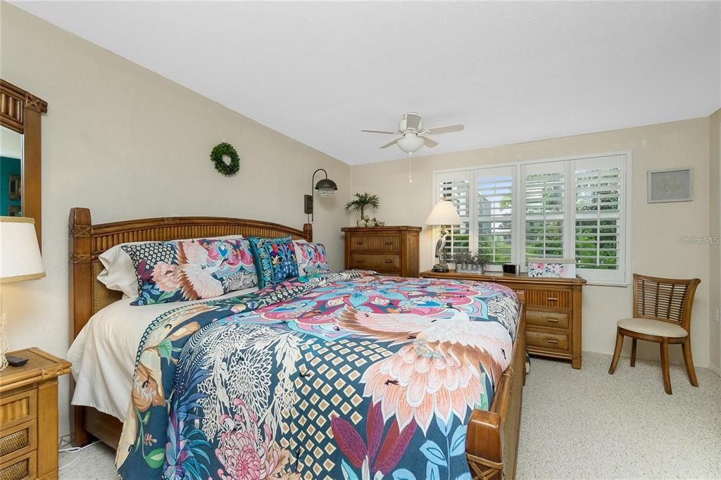 For Sale: $399,900 (3 beds, 2 baths, 1320 Square Feet)