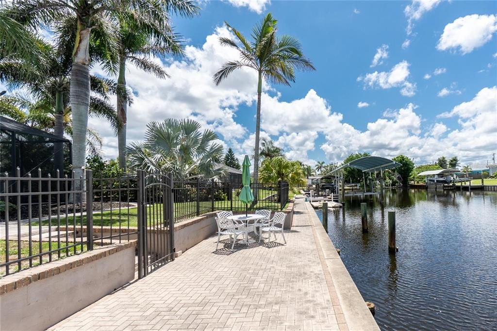 For Sale: $399,900 (3 beds, 2 baths, 1320 Square Feet)