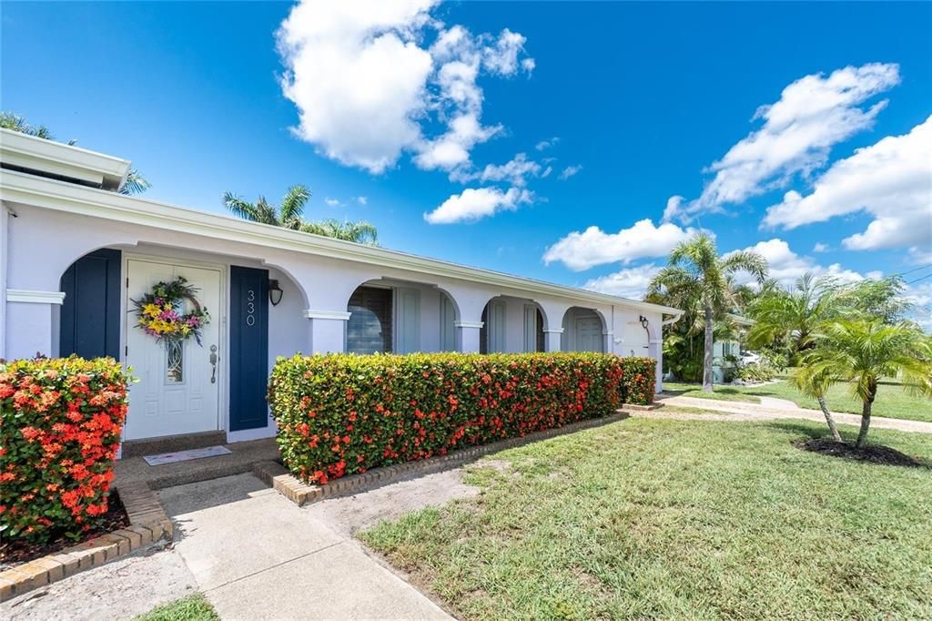 For Sale: $399,900 (3 beds, 2 baths, 1320 Square Feet)