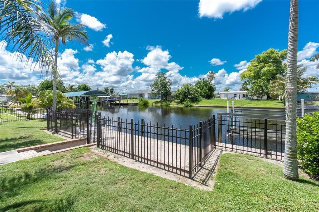 For Sale: $399,900 (3 beds, 2 baths, 1320 Square Feet)