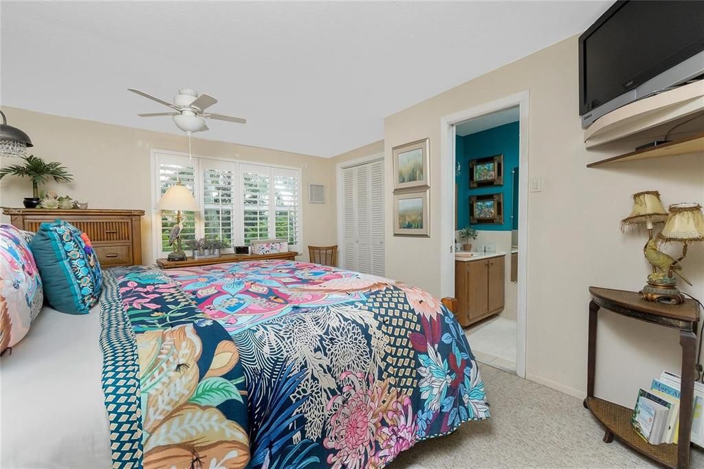 For Sale: $399,900 (3 beds, 2 baths, 1320 Square Feet)