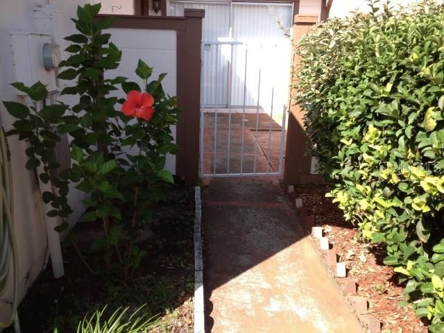 For Rent: $2,000 (3 beds, 2 baths, 1238 Square Feet)