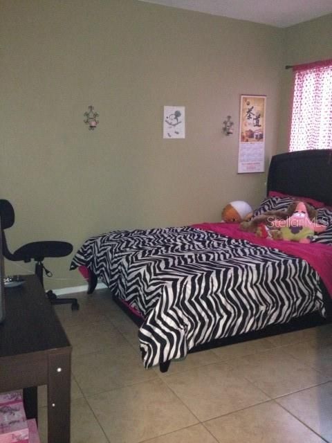 For Rent: $2,000 (3 beds, 2 baths, 1238 Square Feet)