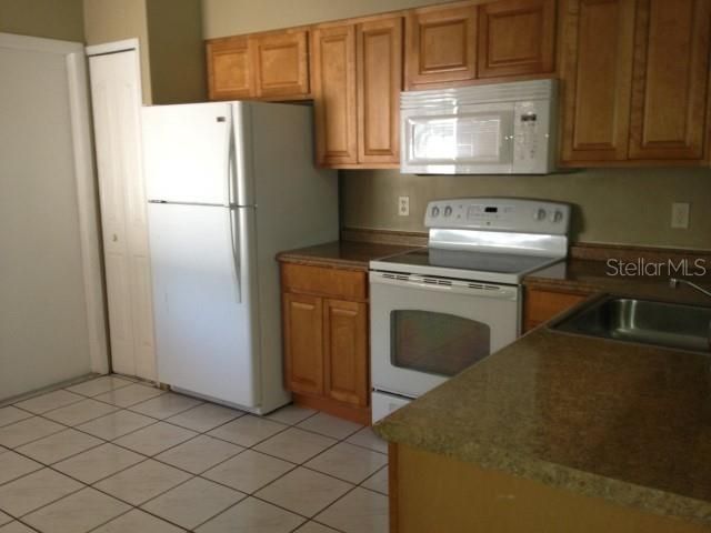 For Rent: $2,000 (3 beds, 2 baths, 1238 Square Feet)