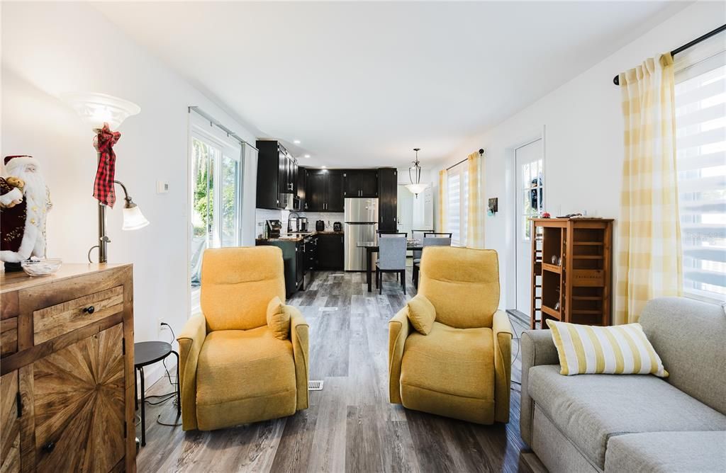 待售: $159,000 (1 贝兹, 1 浴室, 720 平方英尺)