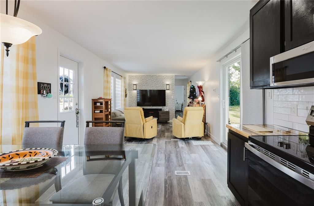 待售: $159,000 (1 贝兹, 1 浴室, 720 平方英尺)