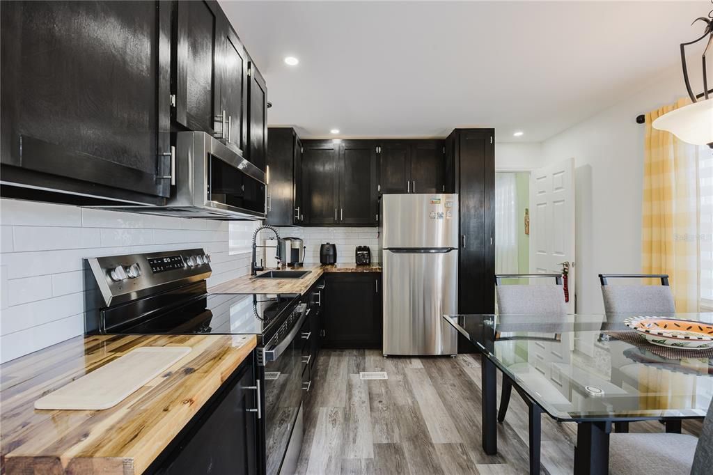 待售: $159,000 (1 贝兹, 1 浴室, 720 平方英尺)