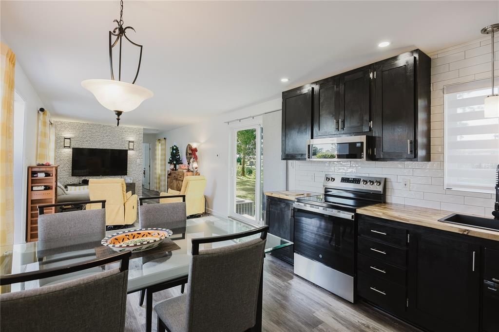 待售: $159,000 (1 贝兹, 1 浴室, 720 平方英尺)