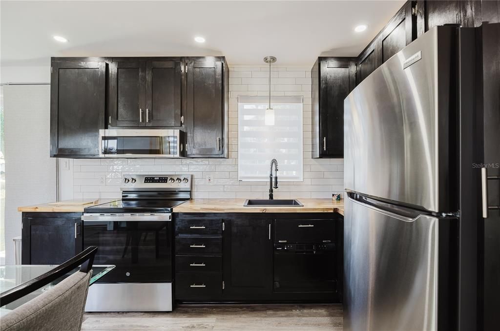 待售: $159,000 (1 贝兹, 1 浴室, 720 平方英尺)