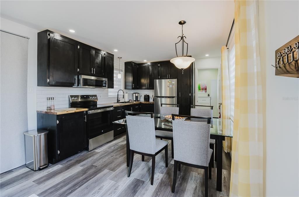 待售: $159,000 (1 贝兹, 1 浴室, 720 平方英尺)