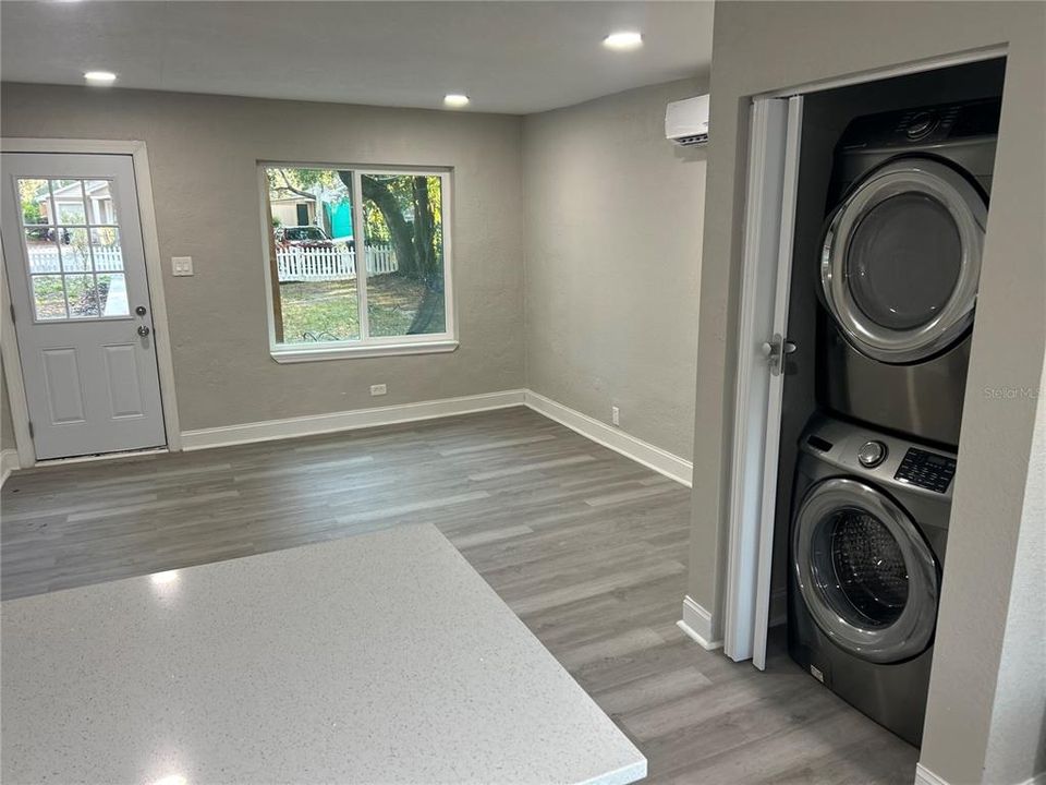 En Venta: $284,900 (2 camas, 1 baños, 648 Pies cuadrados)