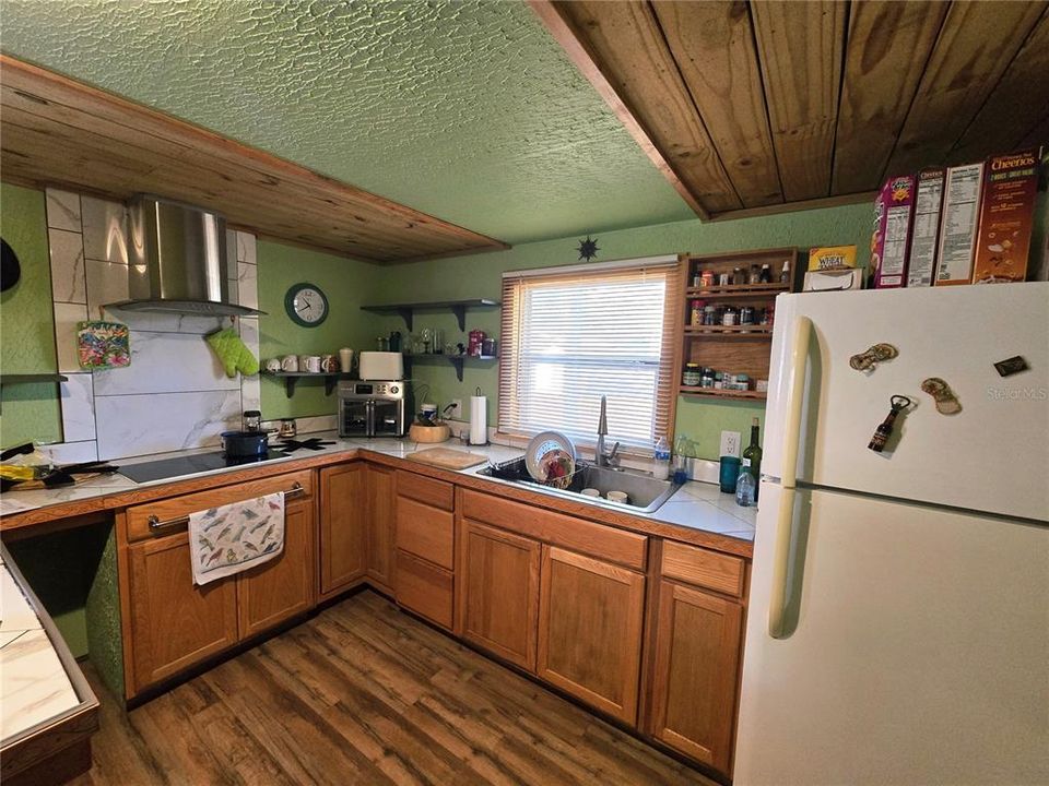 For Sale: $89,000 (2 beds, 1 baths, 1024 Square Feet)