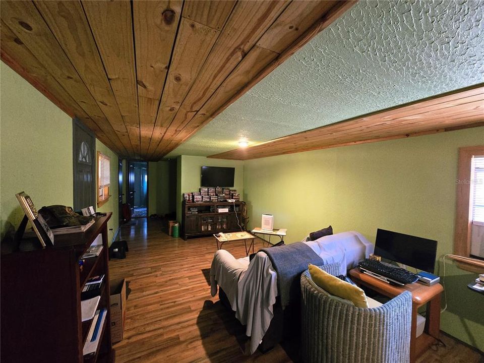 For Sale: $89,000 (2 beds, 1 baths, 1024 Square Feet)