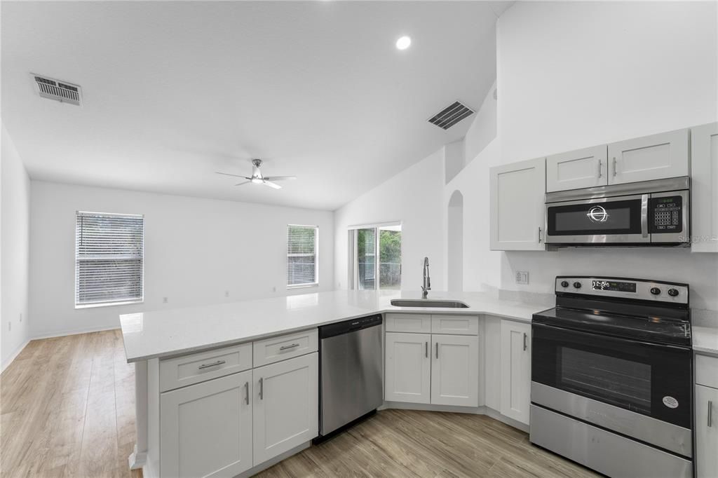 For Rent: $2,200 (3 beds, 2 baths, 1853 Square Feet)