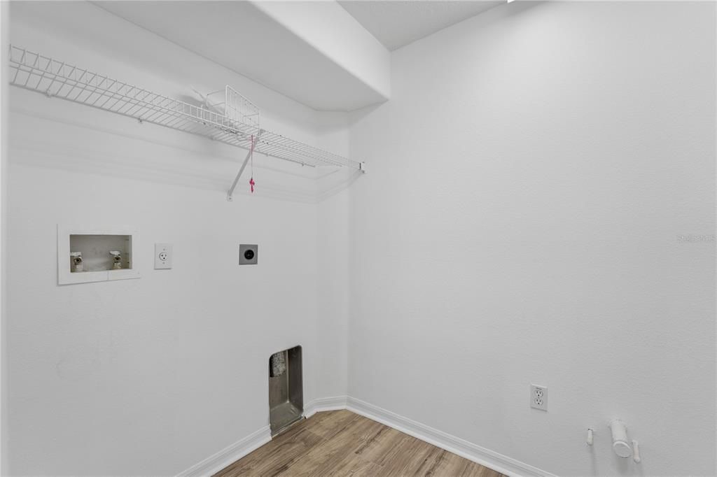 For Rent: $2,200 (3 beds, 2 baths, 1853 Square Feet)