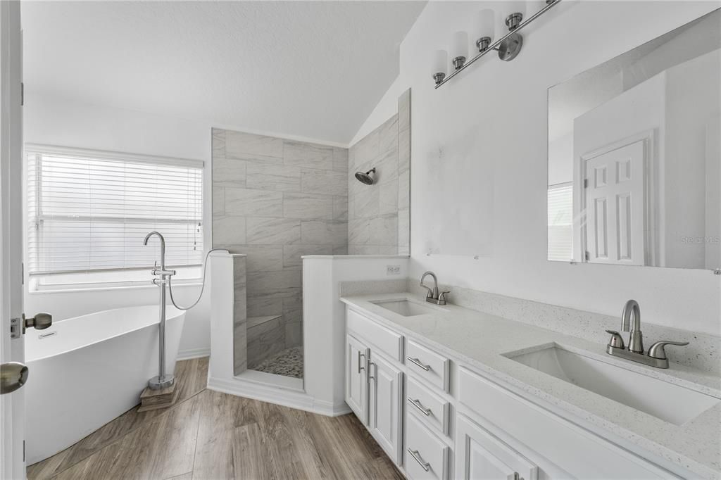 For Rent: $2,200 (3 beds, 2 baths, 1853 Square Feet)