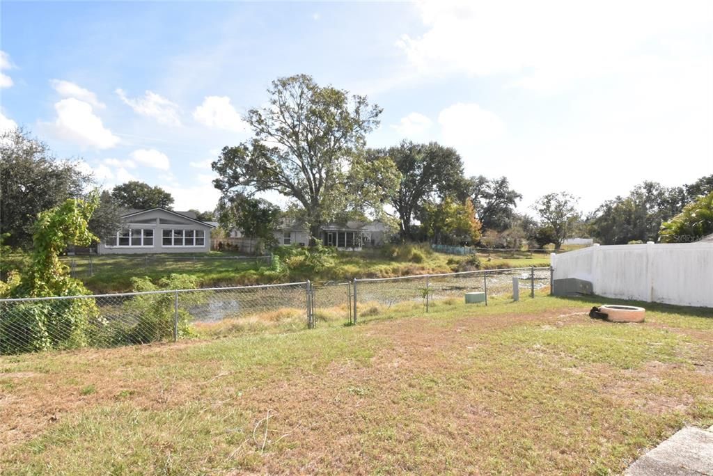 На продажу: $245,000 (3 спален, 2 ванн, 1327 Квадратных фут)