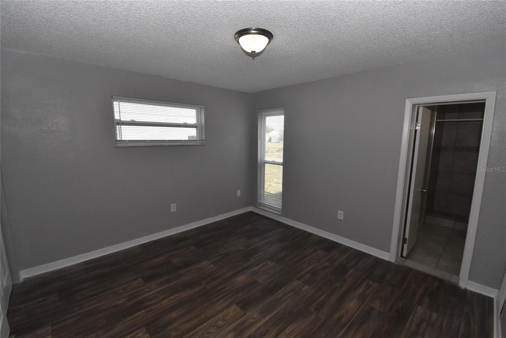 На продажу: $245,000 (3 спален, 2 ванн, 1327 Квадратных фут)