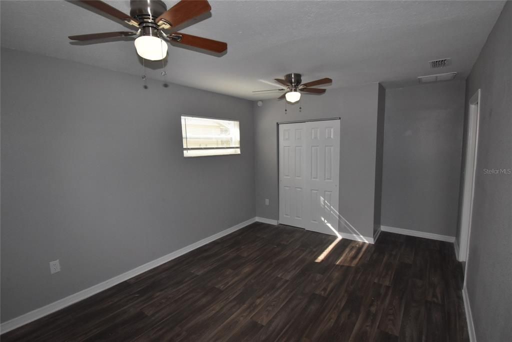 На продажу: $245,000 (3 спален, 2 ванн, 1327 Квадратных фут)