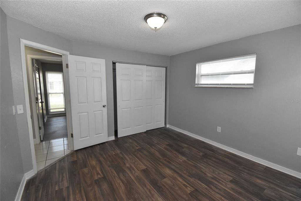 На продажу: $245,000 (3 спален, 2 ванн, 1327 Квадратных фут)