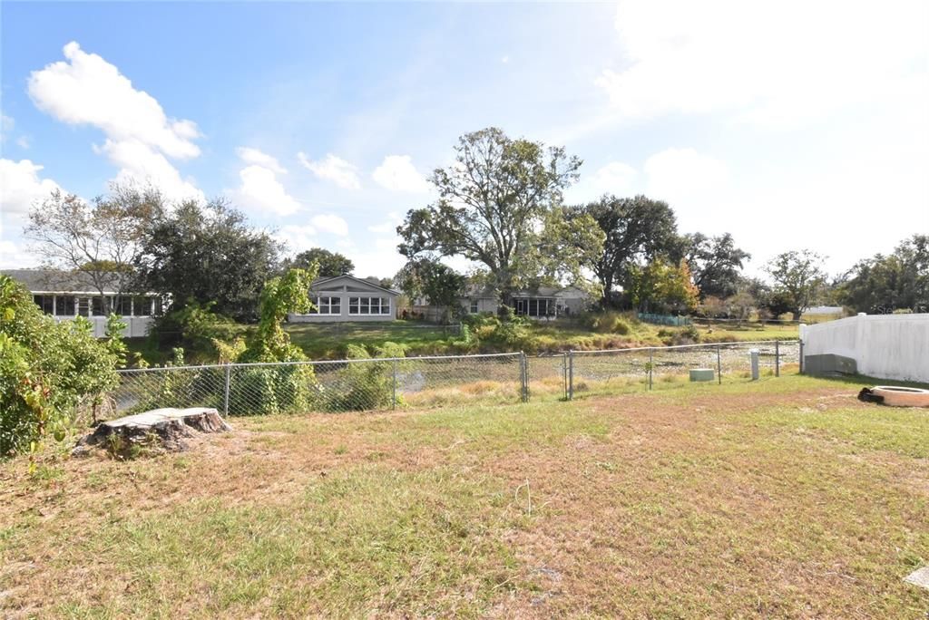 На продажу: $245,000 (3 спален, 2 ванн, 1327 Квадратных фут)