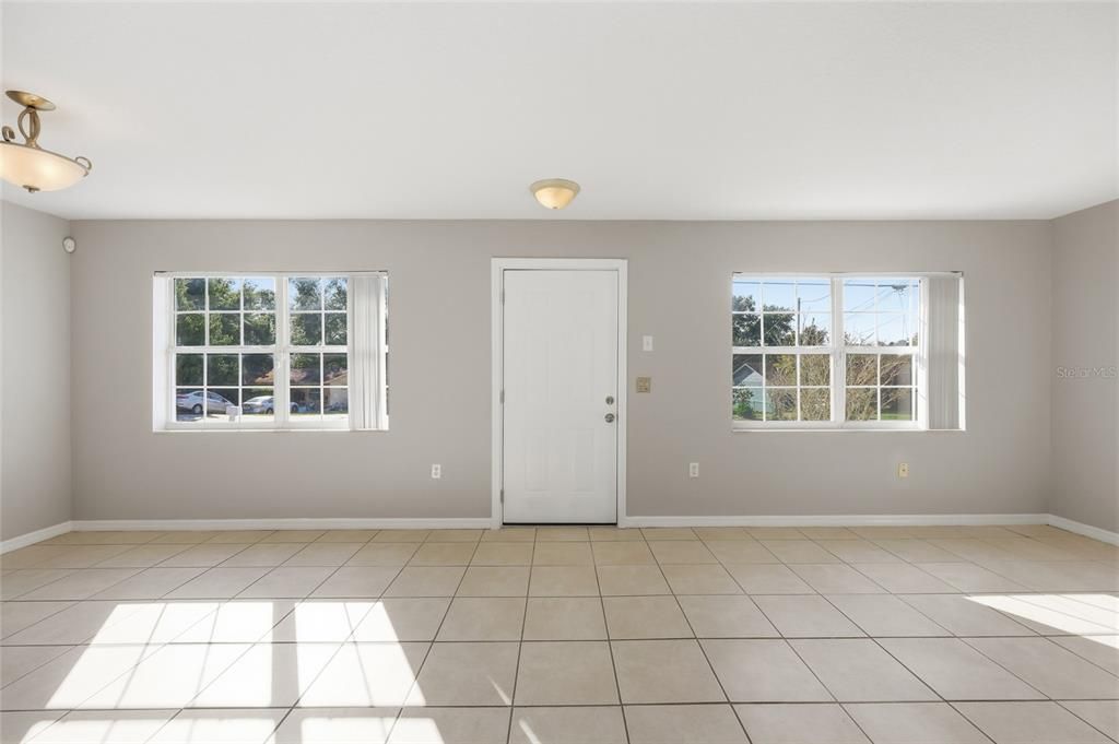 For Sale: $299,000 (3 beds, 2 baths, 1352 Square Feet)