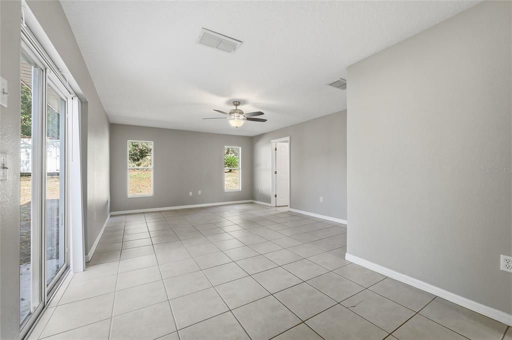 For Sale: $299,000 (3 beds, 2 baths, 1352 Square Feet)