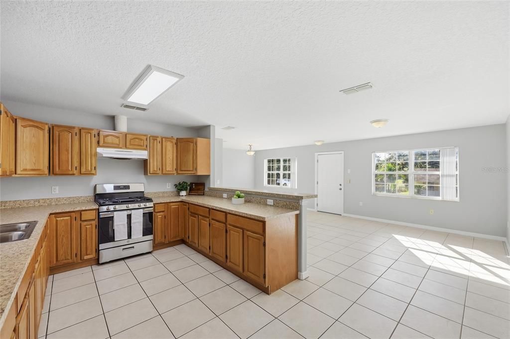 For Sale: $299,000 (3 beds, 2 baths, 1352 Square Feet)