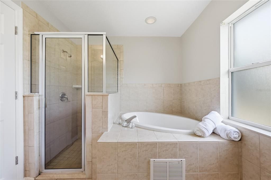 For Sale: $299,000 (3 beds, 2 baths, 1352 Square Feet)