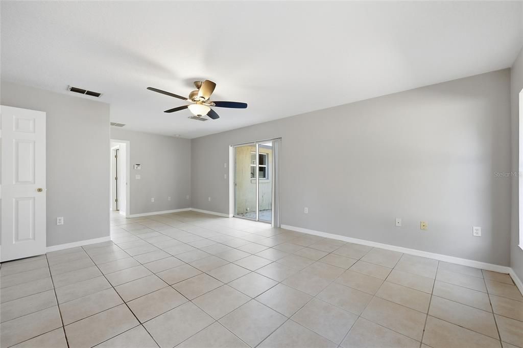 For Sale: $299,000 (3 beds, 2 baths, 1352 Square Feet)