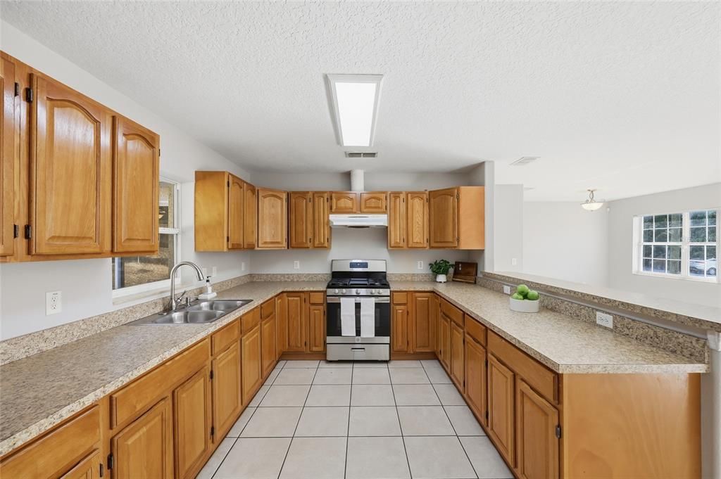 For Sale: $299,000 (3 beds, 2 baths, 1352 Square Feet)