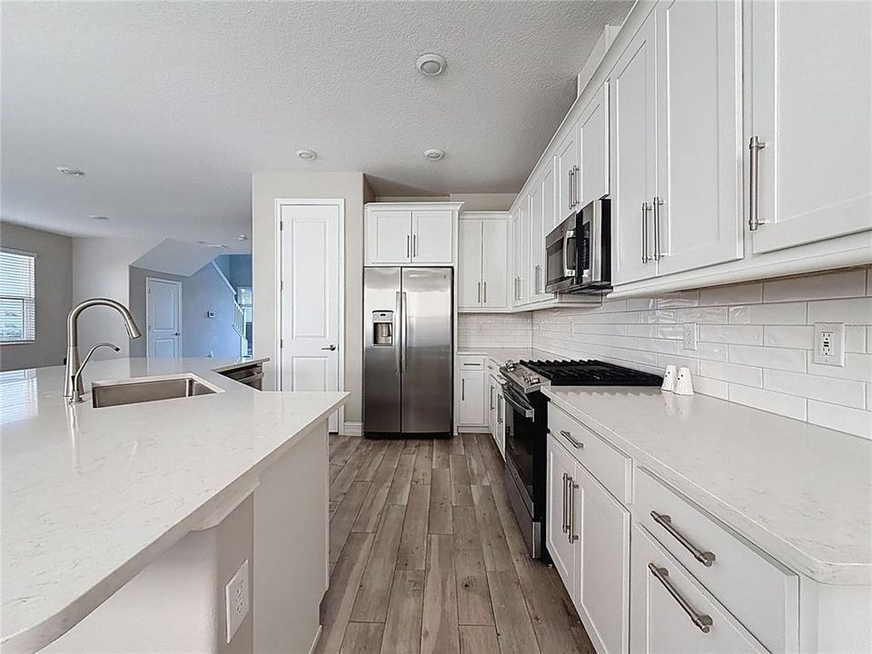 For Sale: $459,000 (3 beds, 2 baths, 2047 Square Feet)