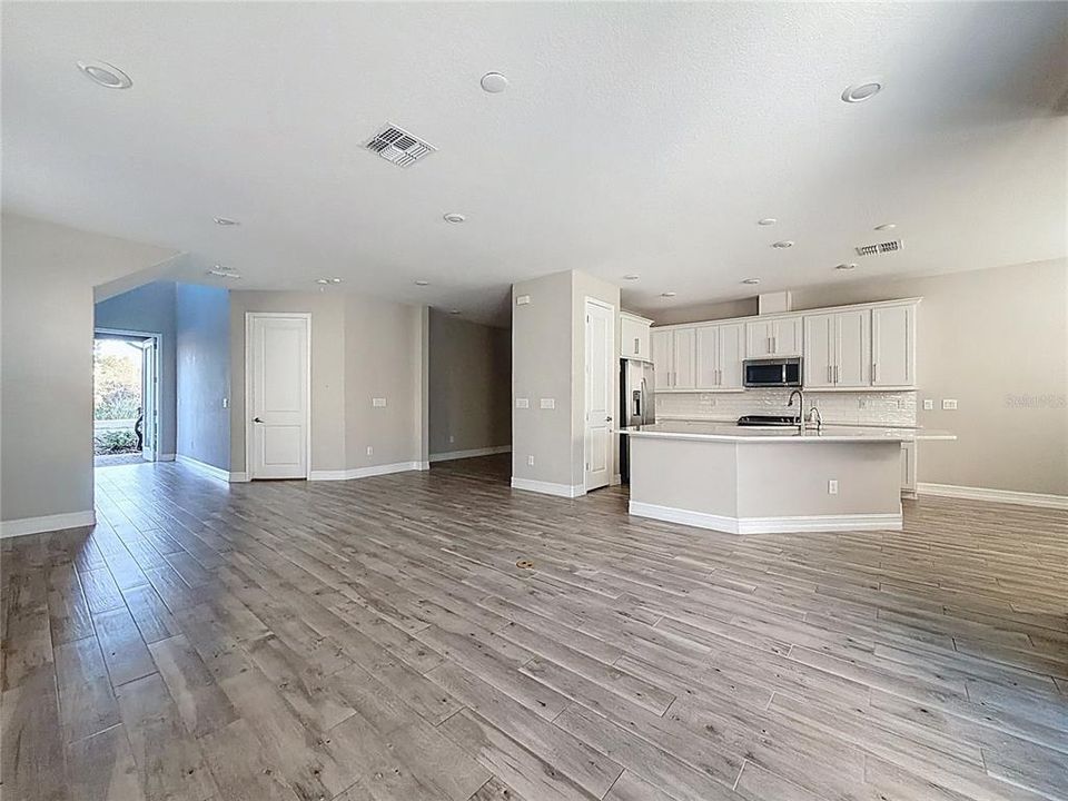 For Sale: $459,000 (3 beds, 2 baths, 2047 Square Feet)