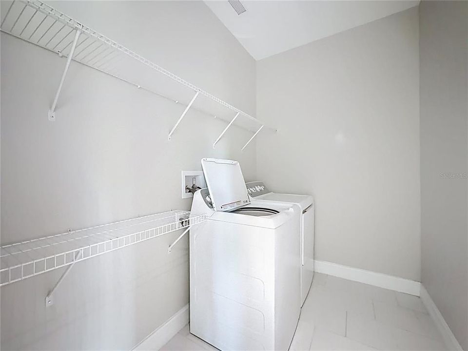 For Sale: $459,000 (3 beds, 2 baths, 2047 Square Feet)