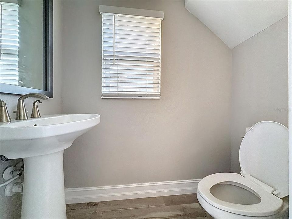 For Sale: $459,000 (3 beds, 2 baths, 2047 Square Feet)