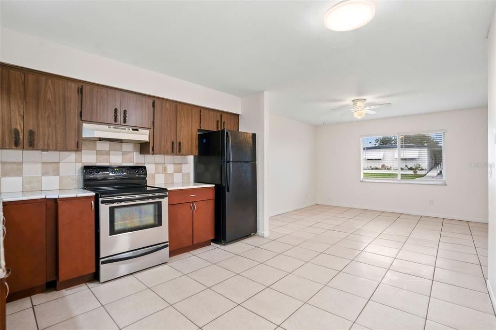 For Rent: $1,650 (2 beds, 1 baths, 850 Square Feet)