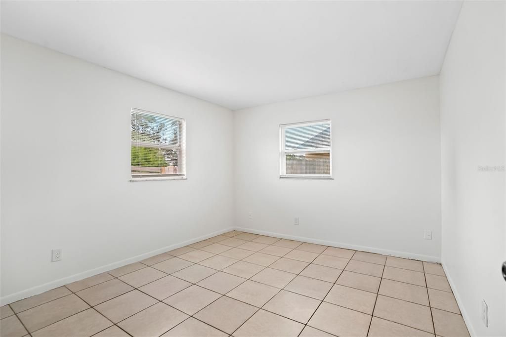 For Rent: $1,650 (2 beds, 1 baths, 850 Square Feet)